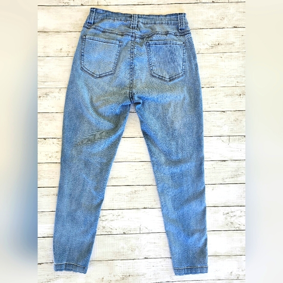 Reba Blue Denim Skinny Jeans Light Wash Super Soft & Stretchy Mid-High Rise 6 - Picture 3 of 8
